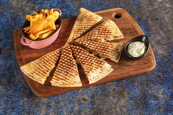 Biftek Cheddar Casedilla