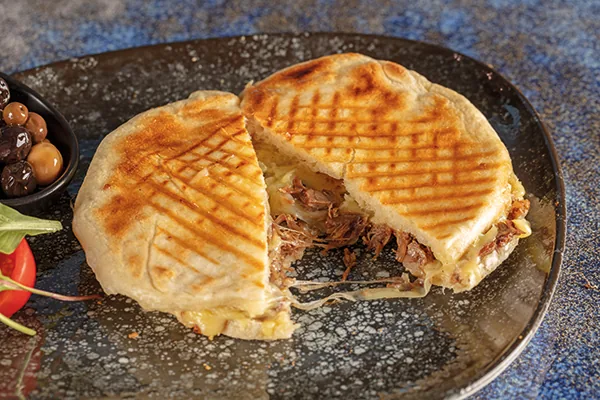 Kavurmalı Bazlama Tost